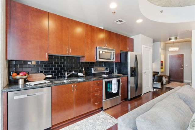 301 Demonbreun St Unit 907, Nashville, TN 37201