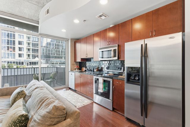 301 Demonbreun St Unit 907, Nashville, TN 37201