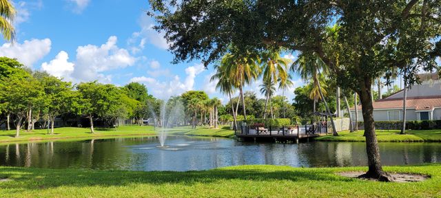 611 Lyons Road 8202, Coconut Creek, FL 33063