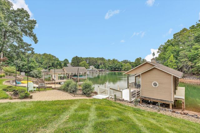 3266 Kemp Ford RD, Union Hall, VA 24176
