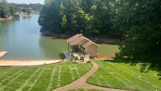 3266 Kemp Ford RD, Union Hall, VA 24176
