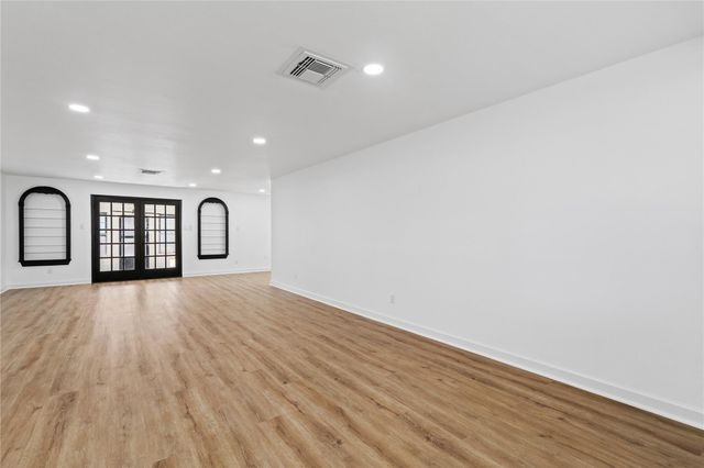 5823 Ettrick Drive, Houston, TX 77035