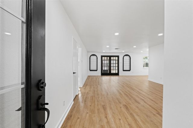 5823 Ettrick Drive, Houston, TX 77035