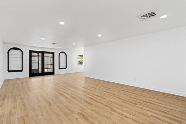 5823 Ettrick Drive, Houston, TX 77035