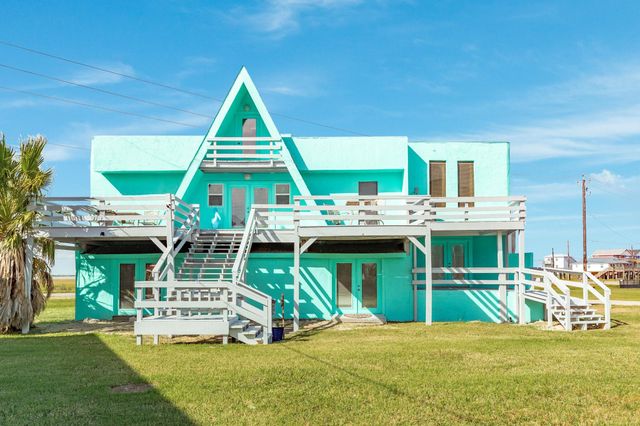 131 Point Lafitte Court, Surfside Beach, TX 77541