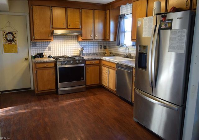 47 Thomas Nelson DR, Hampton, VA 23666