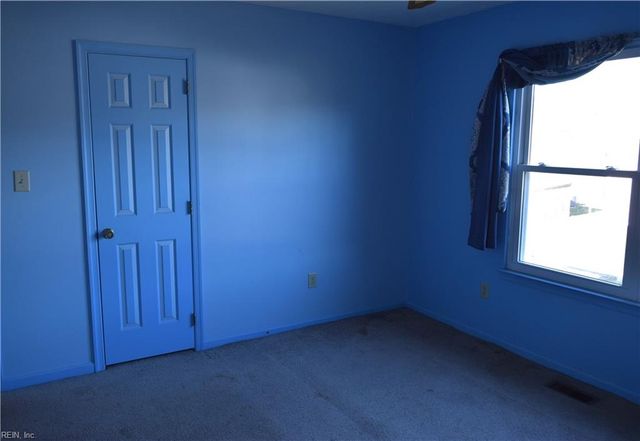 47 Thomas Nelson DR, Hampton, VA 23666