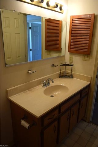 47 Thomas Nelson DR, Hampton, VA 23666