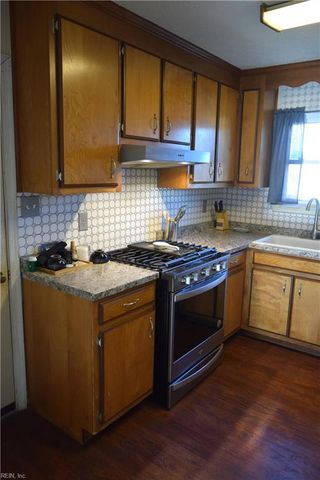 47 Thomas Nelson DR, Hampton, VA 23666