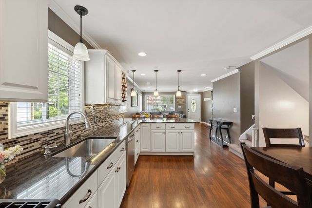 450 N Harvard Avenue, Villa Park, IL 60181