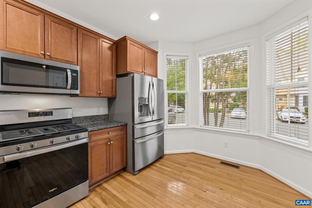 108 Melbourne Park Cir Apt E, Charlottesville, VA 22901
