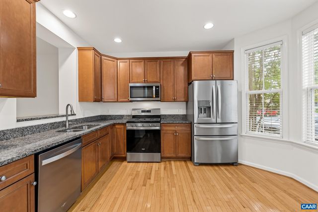 108 Melbourne Park Cir Apt E, Charlottesville, VA 22901