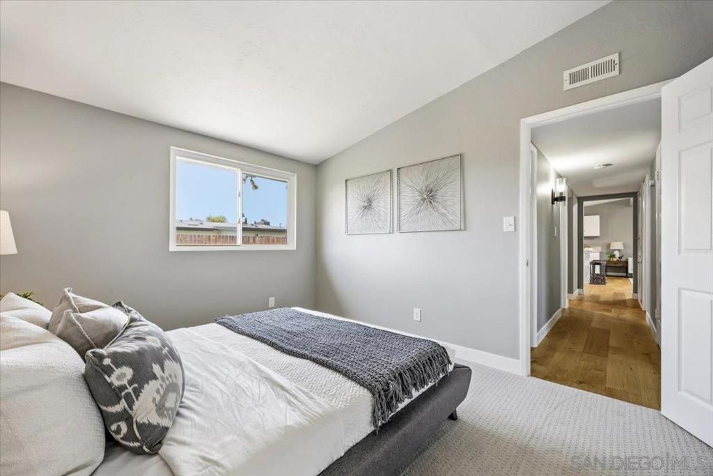Image 15 of property listing at 536 Rogue Rd, El Cajon, CA 92020