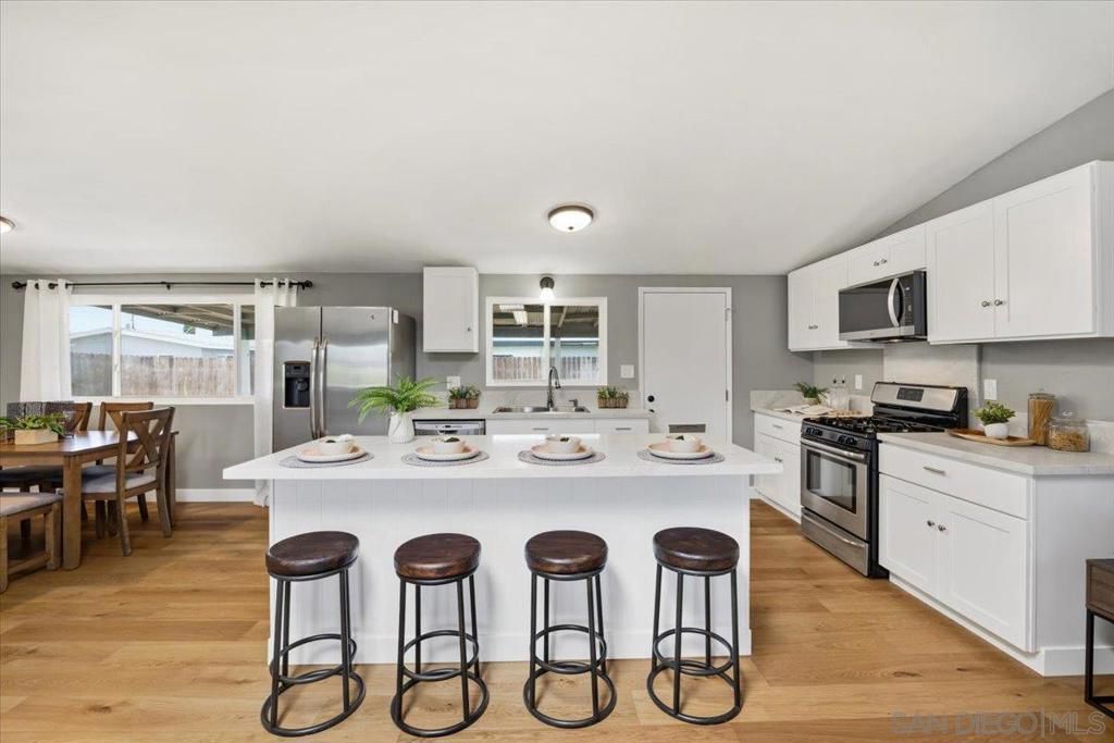 Image 3 of property listing at 536 Rogue Rd, El Cajon, CA 92020
