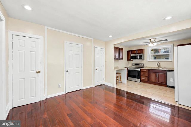 142 E ESSEX AVE, Lansdowne, PA 19050