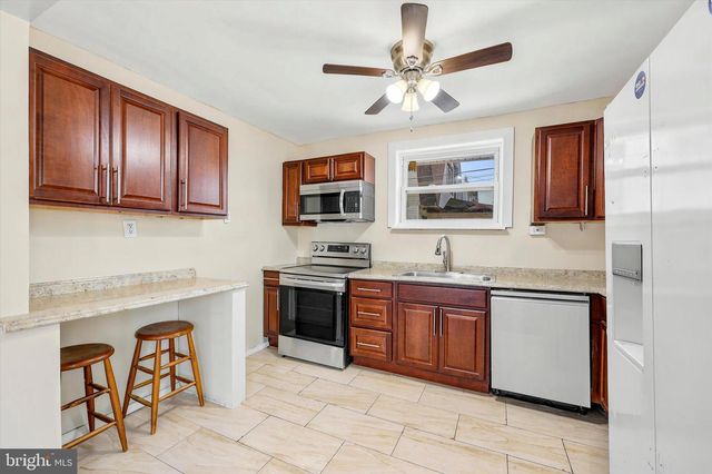142 E ESSEX AVE, Lansdowne, PA 19050