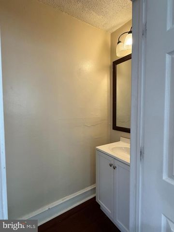 142 E ESSEX AVE, Lansdowne, PA 19050