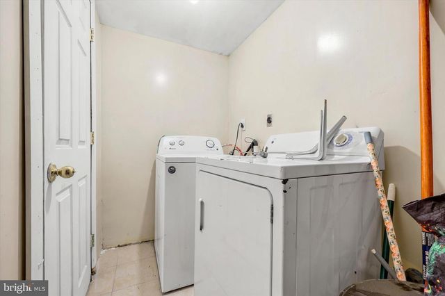 142 E ESSEX AVE, Lansdowne, PA 19050