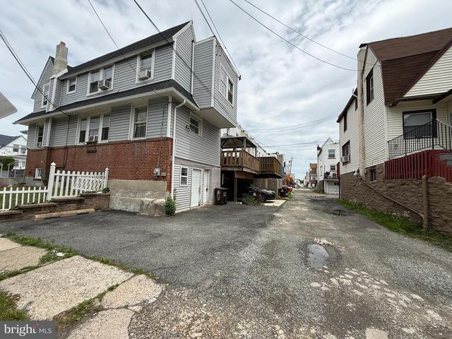 142 E ESSEX AVE, Lansdowne, PA 19050