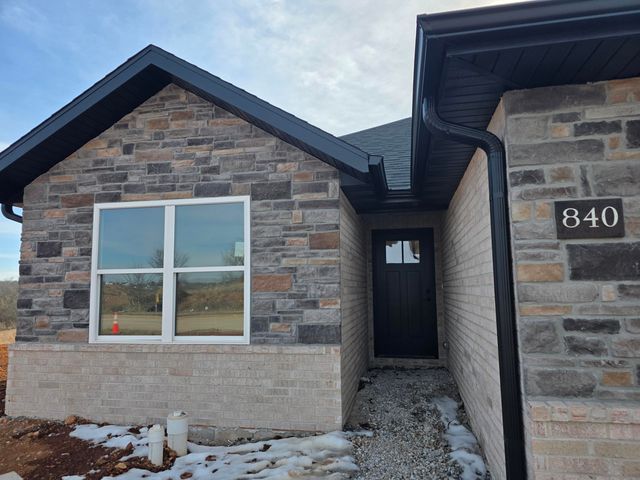 840 E Crystal Avenue, Nixa, MO 65714