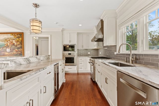 70 Kenilworth Drive East, Stamford, CT 06902
