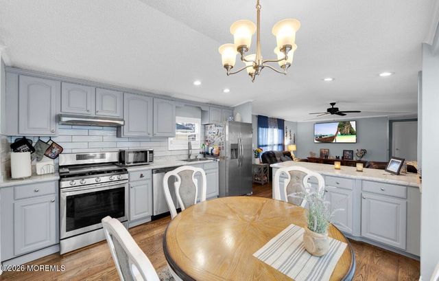 25 Bayshore Mobile Mnr, Hazlet, NJ 07730