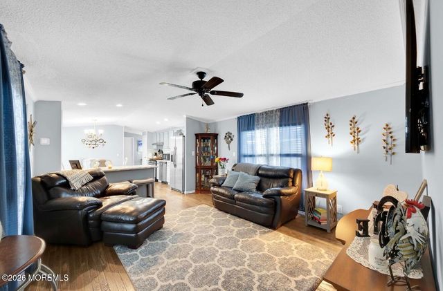 25 Bayshore Mobile Mnr, Hazlet, NJ 07730