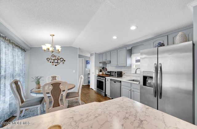 25 Bayshore Mobile Mnr, Hazlet, NJ 07730