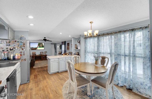 25 Bayshore Mobile Mnr, Hazlet, NJ 07730