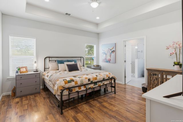 140 OAK SPRINGS DR, Seguin, TX 78155