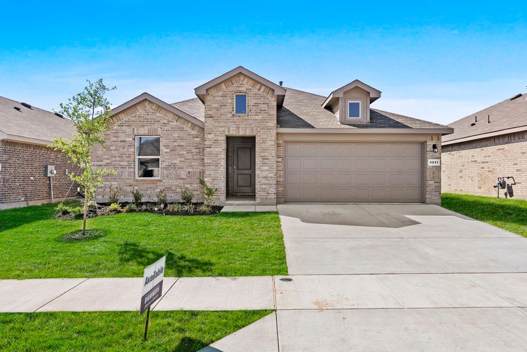 4241 Trickling Creek Lane, Fort Worth, TX 76036