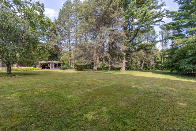 71 Beecher Road, Woodbridge, CT 06525