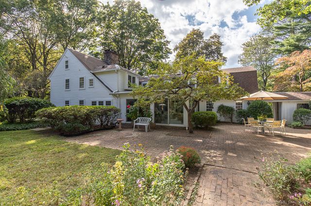 71 Beecher Road, Woodbridge, CT 06525