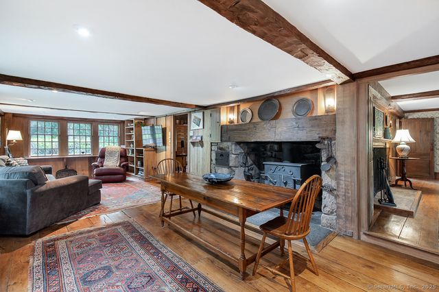 71 Beecher Road, Woodbridge, CT 06525