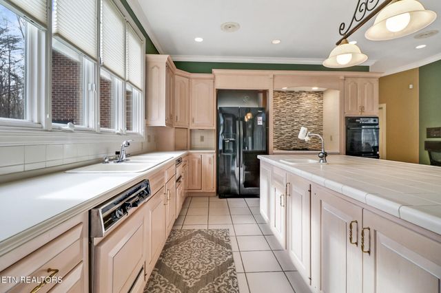 218 Channing Lane, Crossville, TN 38555