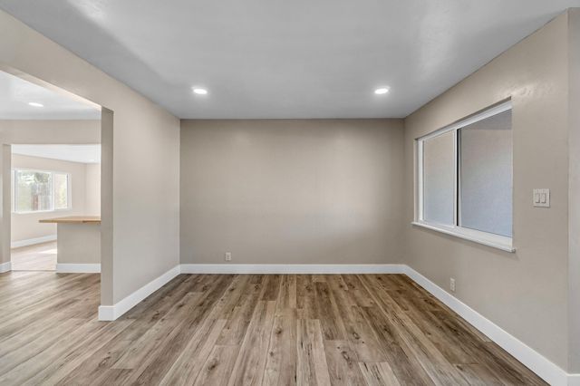 5186 N Callisch Avenue, Fresno, CA 93710