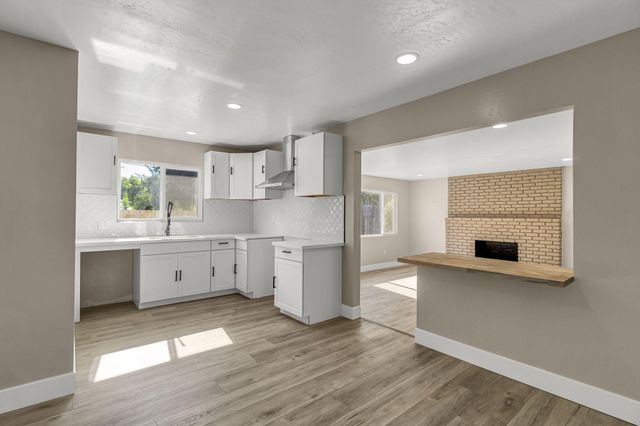 5186 N Callisch Avenue, Fresno, CA 93710