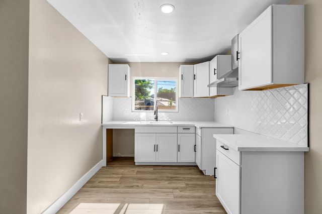 5186 N Callisch Avenue, Fresno, CA 93710