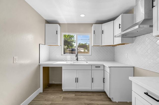 5186 N Callisch Avenue, Fresno, CA 93710