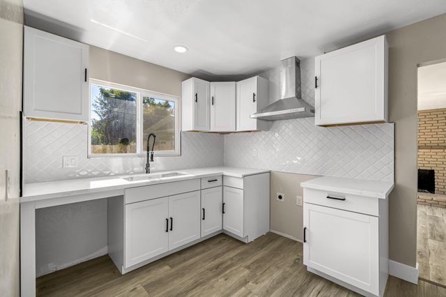 5186 N Callisch Avenue, Fresno, CA 93710