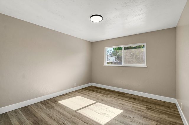 5186 N Callisch Avenue, Fresno, CA 93710