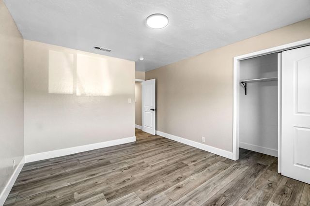 5186 N Callisch Avenue, Fresno, CA 93710