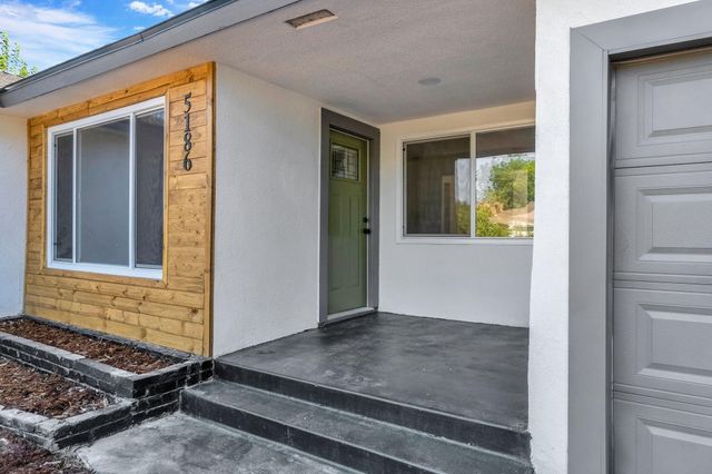 5186 N Callisch Avenue, Fresno, CA 93710