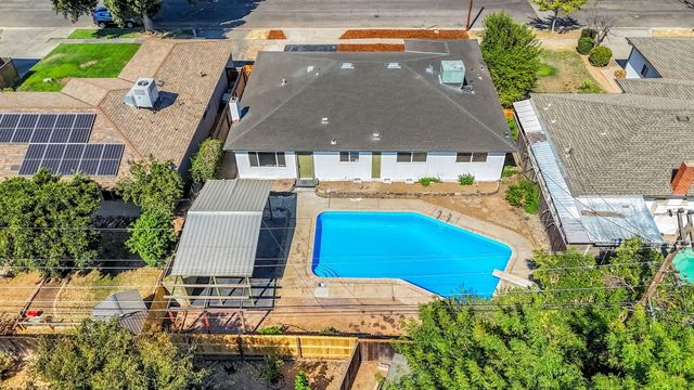 5186 N Callisch Avenue, Fresno, CA 93710