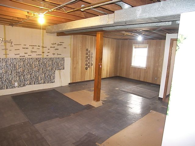 1914 1st Avenue NW, Cedar Rapids, IA 52405