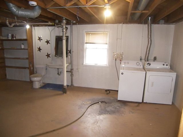 1914 1st Avenue NW, Cedar Rapids, IA 52405