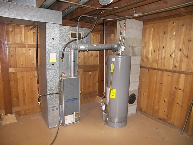 1914 1st Avenue NW, Cedar Rapids, IA 52405