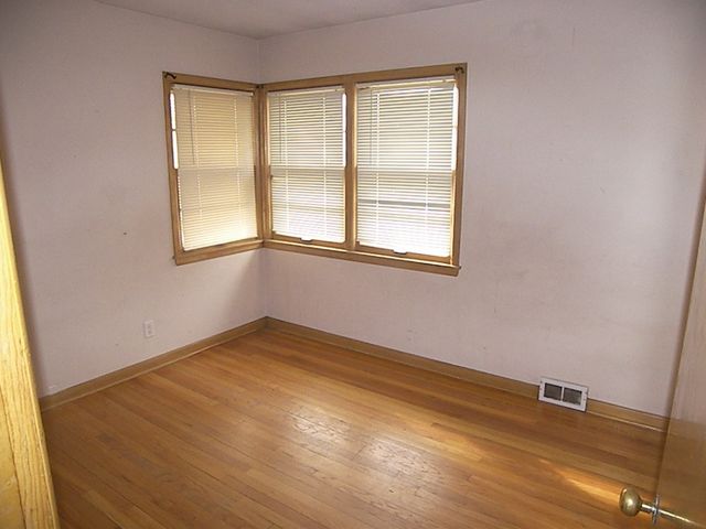 1914 1st Avenue NW, Cedar Rapids, IA 52405