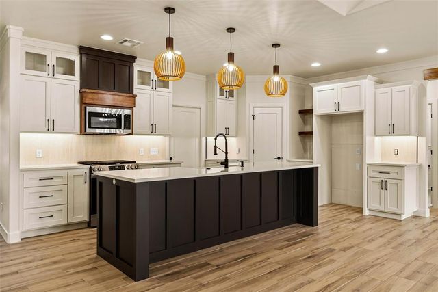 2916 River Birch Lane, Yukon, OK 73099