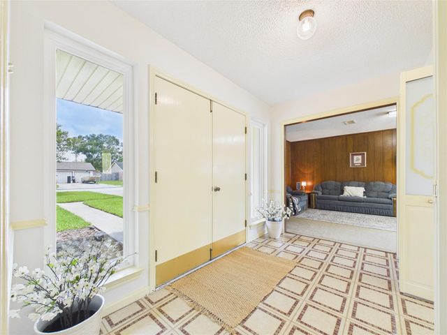 1909 Tracy Lynn Lane, Alvin, TX 77511